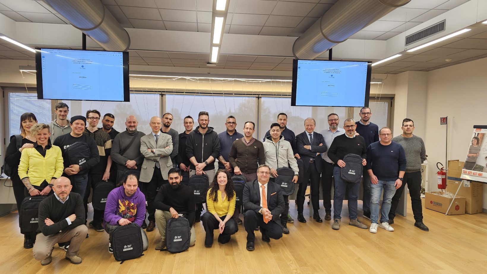 Foto di gruppo dei partecipanti alla corporate academy di Servizi Italia